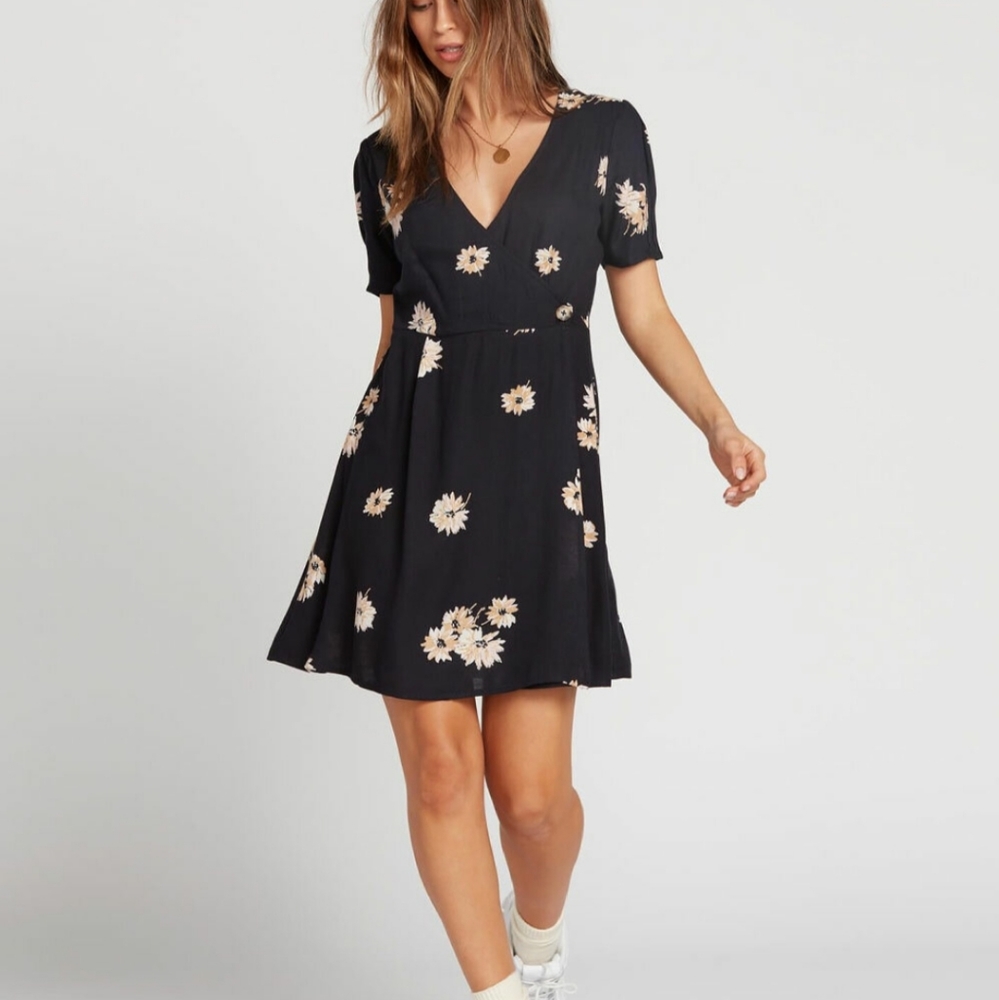 Volcom Black Short Sleeve Wrap Dress